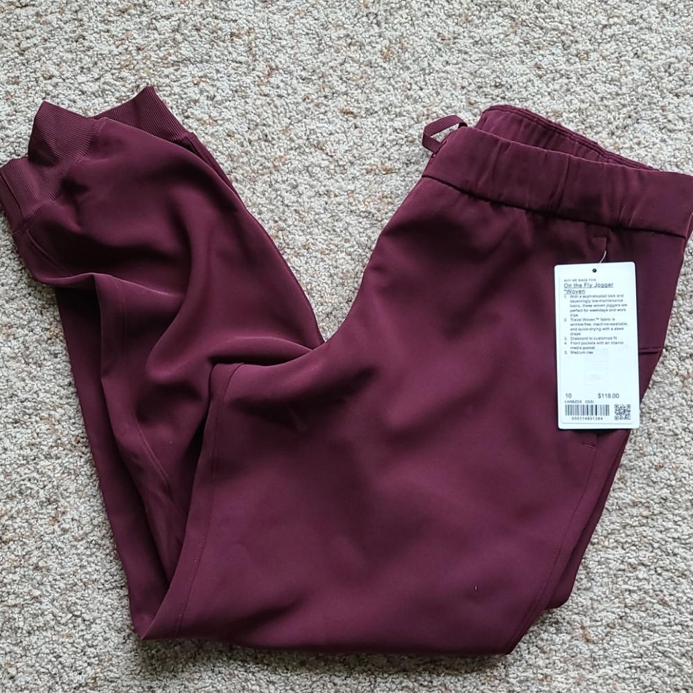 Lululemon on the fly joggers size 10